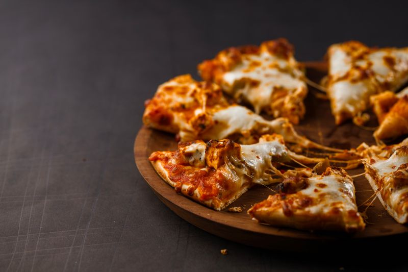 Four cheese pizza classic